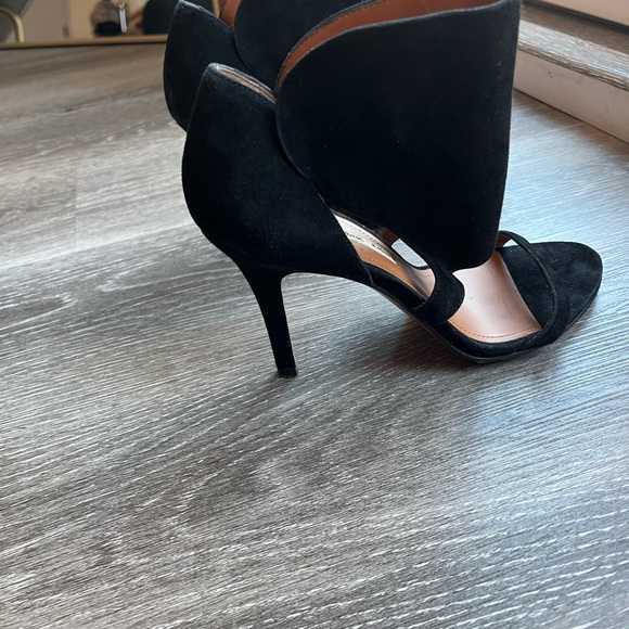 & Other Stories Black Suede Cut Out Sandal Heels. Size 39 (US 8). Heel: 3.5 in. - Picture 4 of 5